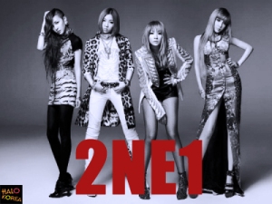 2NE1-2012-group-photo-400x300